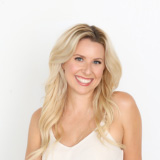 Headshot of St. Louis Reiki practitioner Alison Papazois